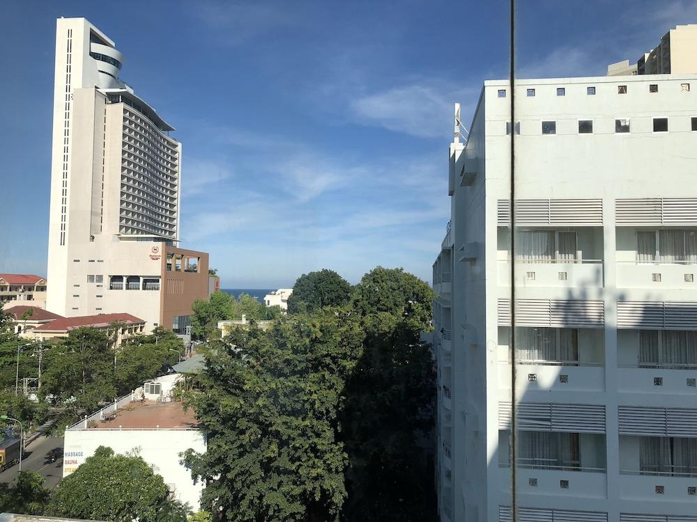 Nam Phuong Hotel Nha Trang Exteriör bild