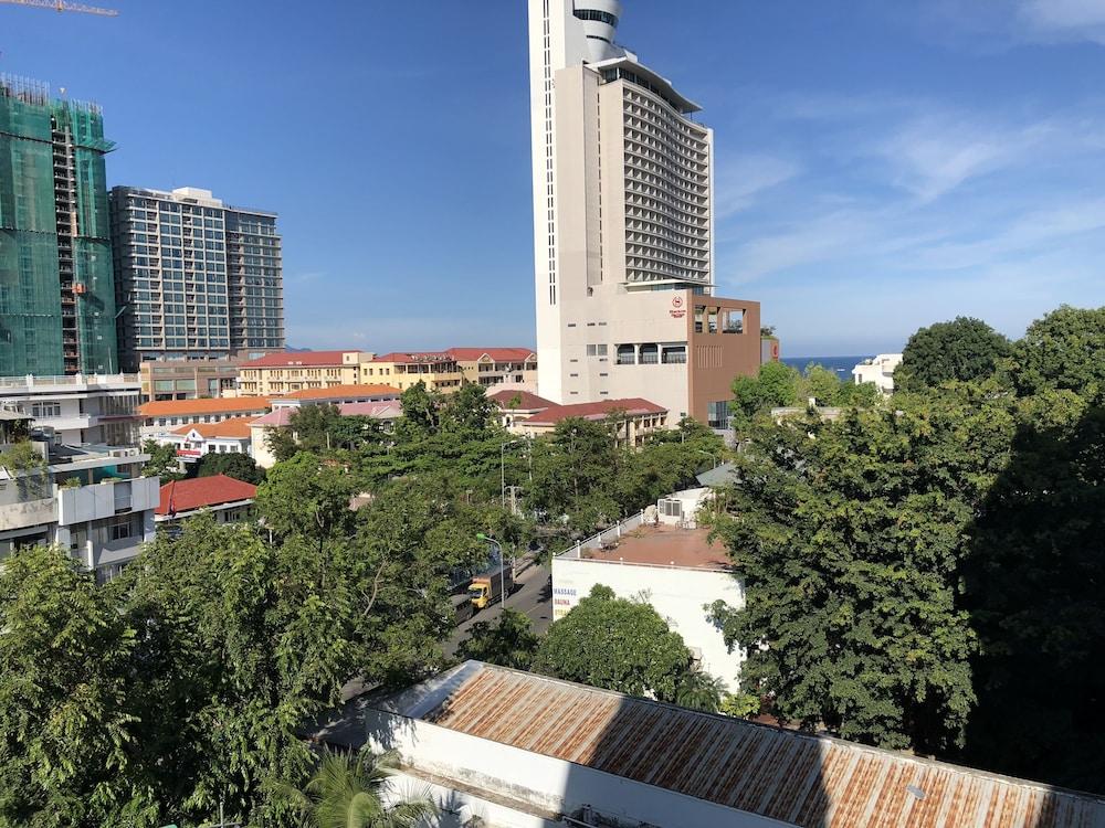 Nam Phuong Hotel Nha Trang Exteriör bild